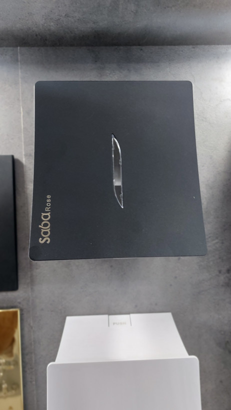 ست جامایع و جا دستمال صبا مدل رز مشکی مات